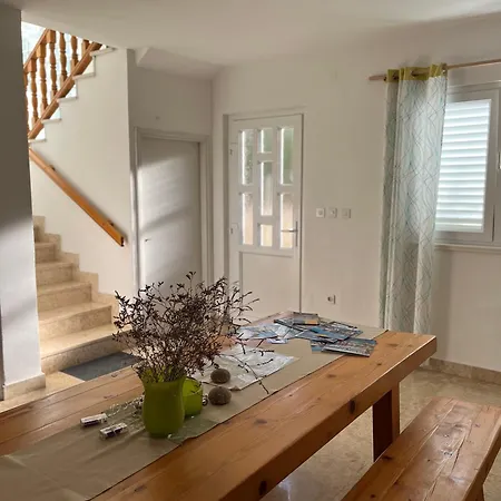 Ivan شقة تروغير